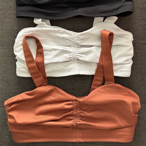 ALO Yoga Airbrush Cinch bras size medium (lot of 4) - Picture 5 of 6